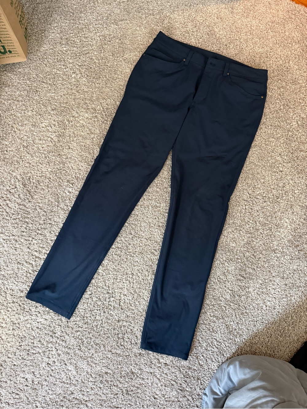 Classic Men's Navy Lululemon Slim Jeans